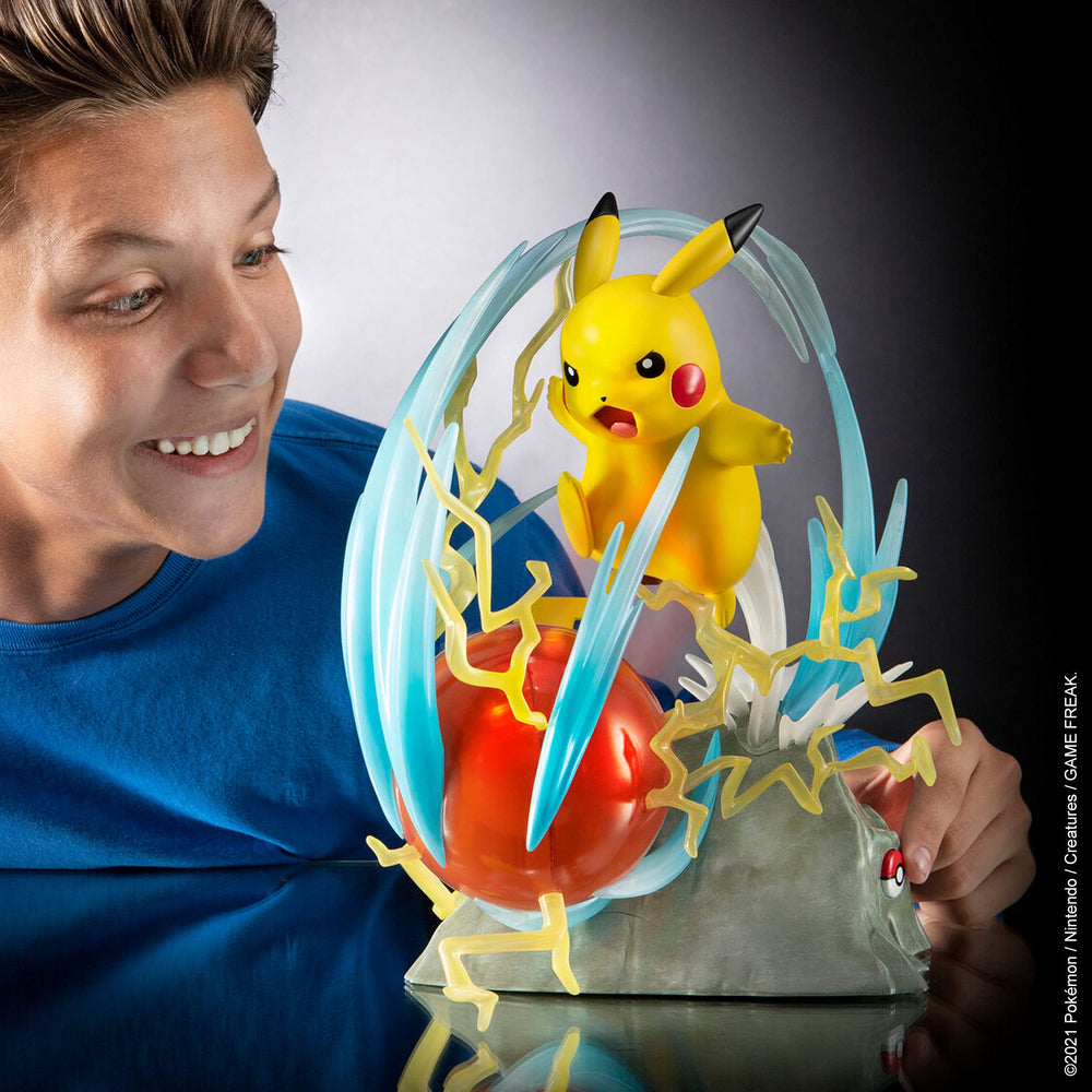 Pokemon- Select Light FX Pikachu 13-inch Deluxe Collector’s Statue
