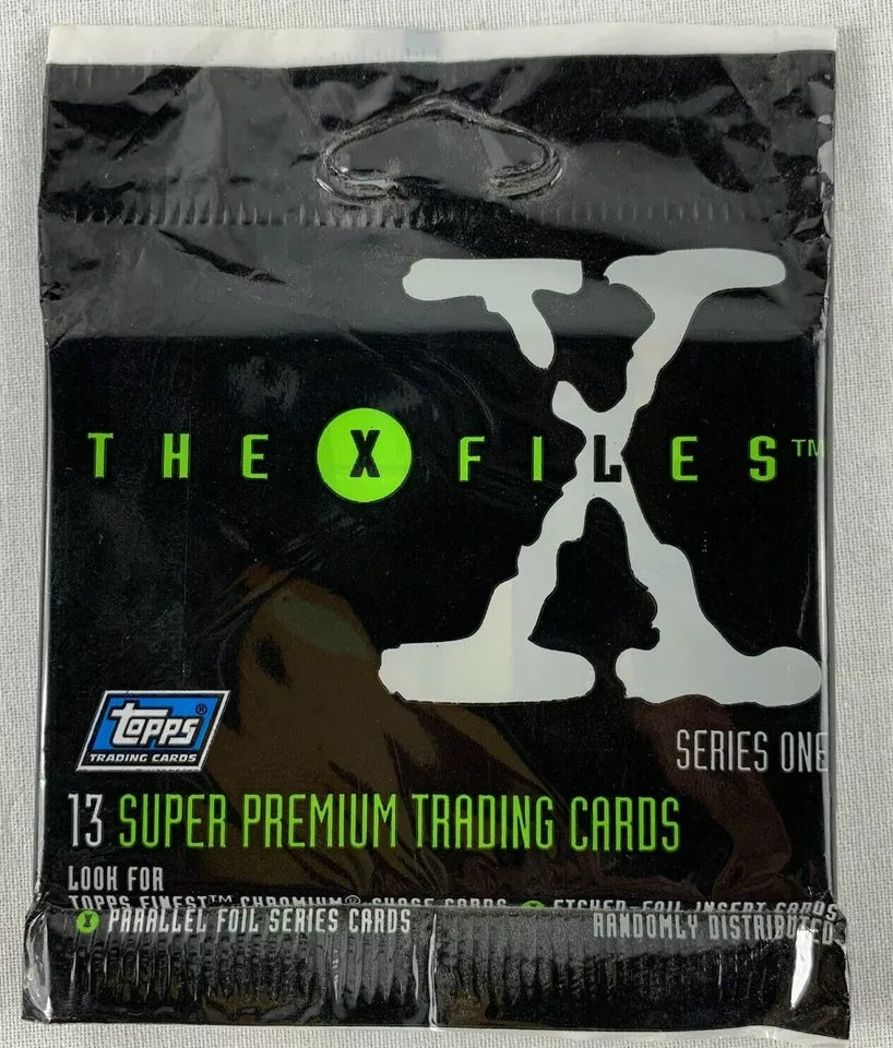 Topps 1995- The X-Files Series One Trading Card Packs: 13 card pack